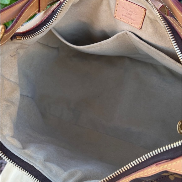 Louis Vuitton Etoile City Quilted Monogrammed Shoulder Bag - Picture 11 of 12